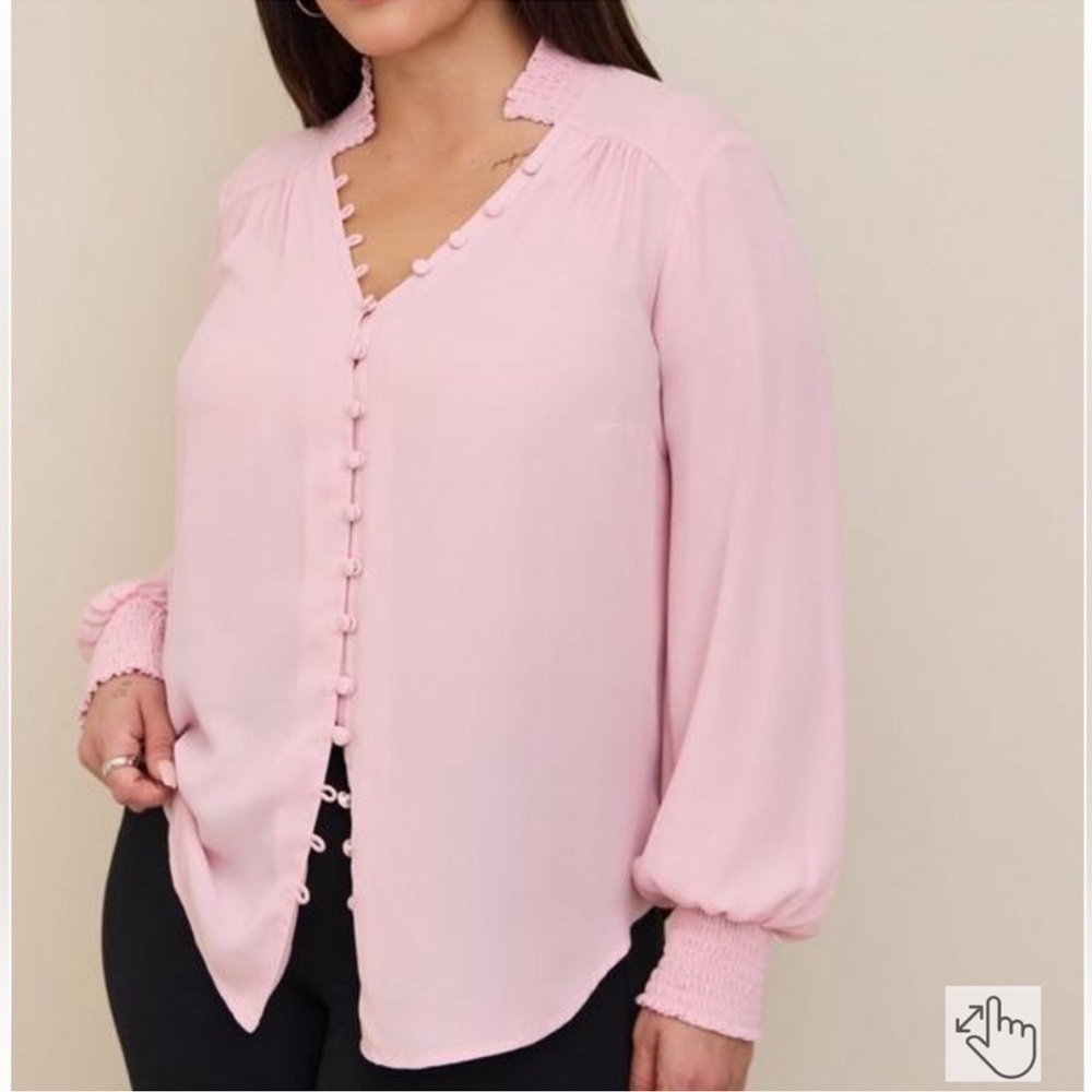 SZ 4 torrid pink Button Front Smocked
Collar Long Sleeve Blouse pink